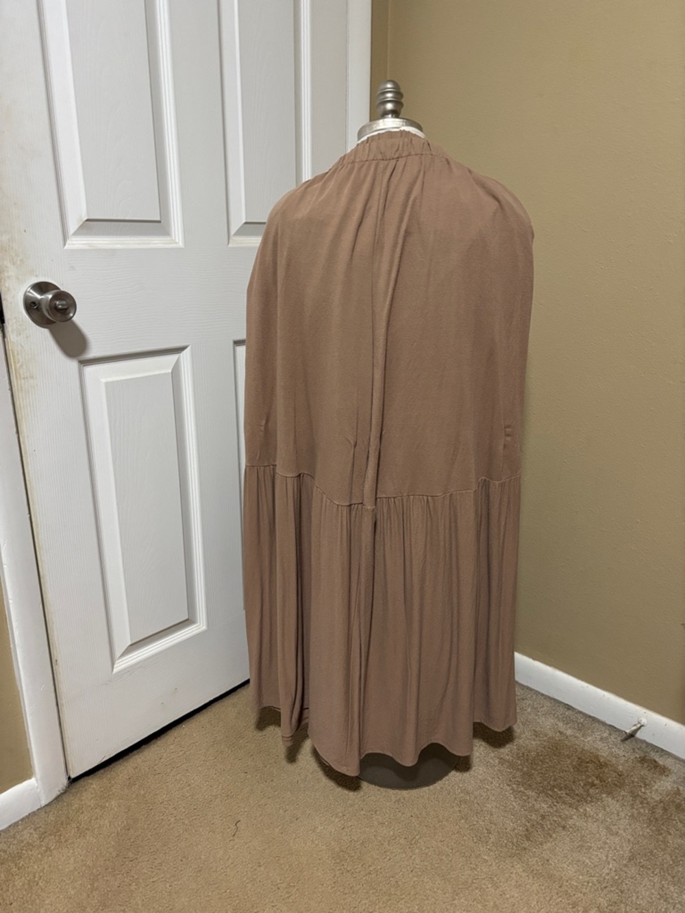Tres Bien Wide Leg Pants in Taupe